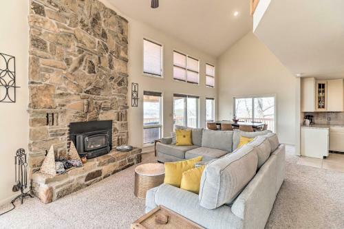 Eureka Springs Gem 2 Decks, Mtn And Lake Views