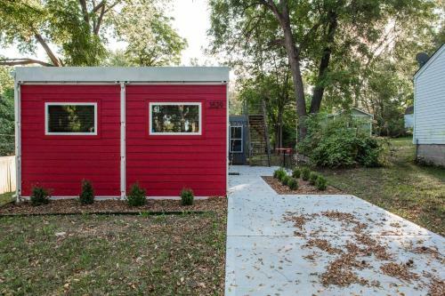 Container Experience - Mins To Dt/midtown/kumed