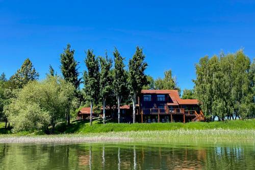 The River Lodge