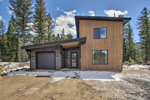 Modern And Newly Built Cabin Ski, Fish, Hike!