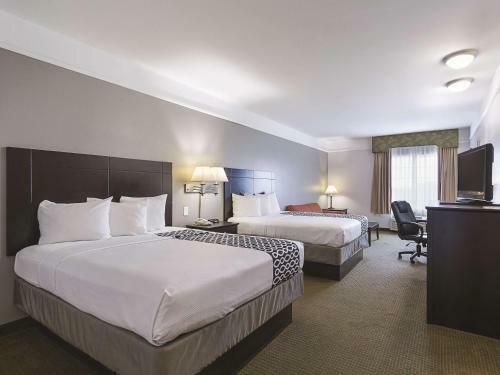 Hotel La Quinta By Wyndham Deer Park