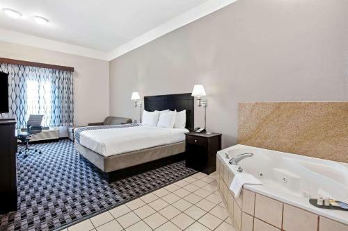 Hotel La Quinta By Wyndham Deer Park