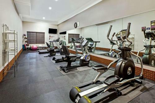 Hotel La Quinta By Wyndham Deer Park