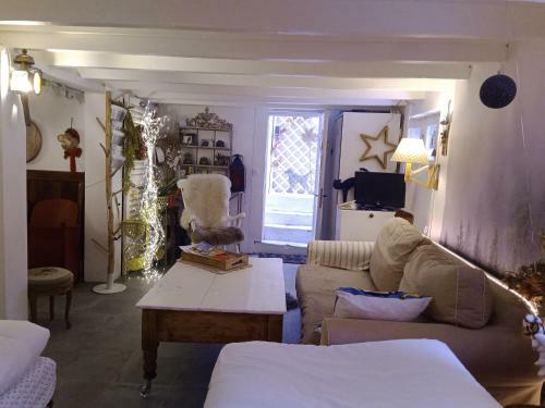 Villa Parisian Old House Metro: Rer B Gentilly 8 Beds