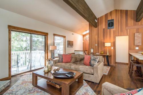 Lakeshore Townhome 20