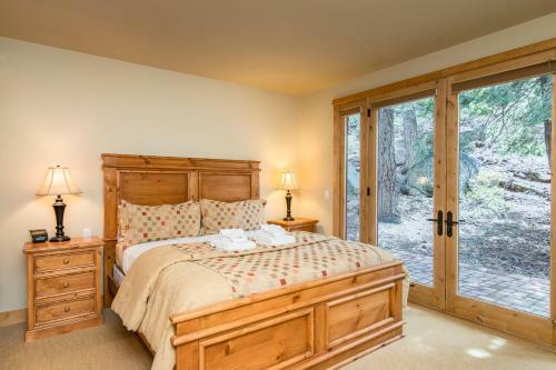 Extravagant Mountain Lodge