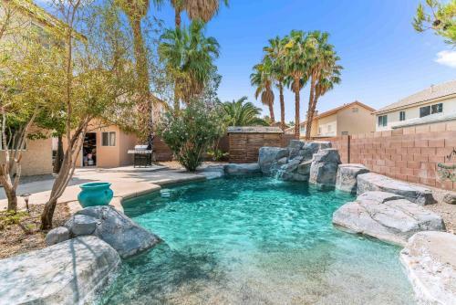 Resort Style 5 Bdr, Pool, Bbq, Wifi & Playground