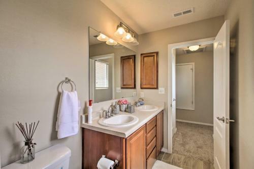 Spacious And Wfh-friendly Abq Home With Grill!