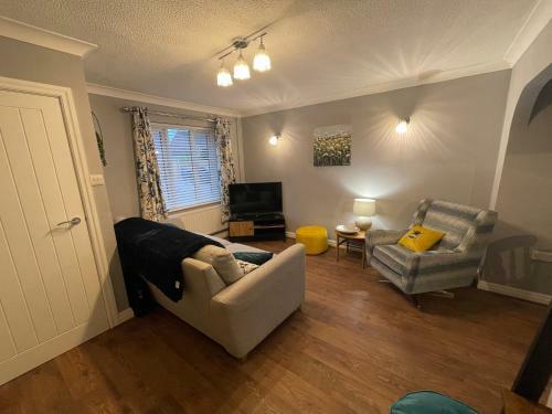 Tranquil 3 Bedroom Town House With Parking