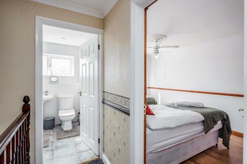 Spacious 3 Bedroom House!free Packing!free Wifi!