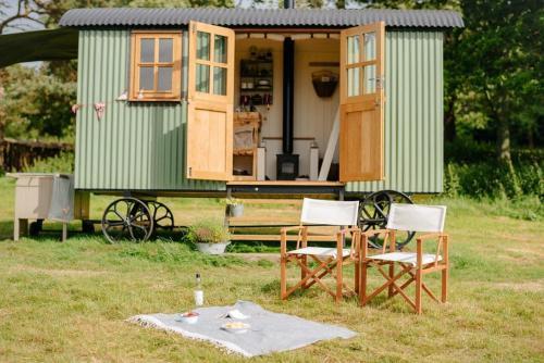 Lynher Hut-qu7091