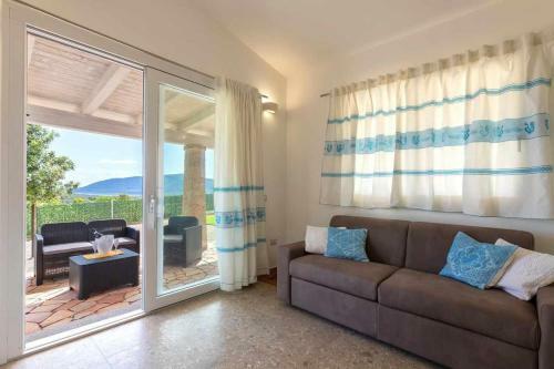 Villa Porto Ferro Con Piscina E Giardino Per 4 Persone