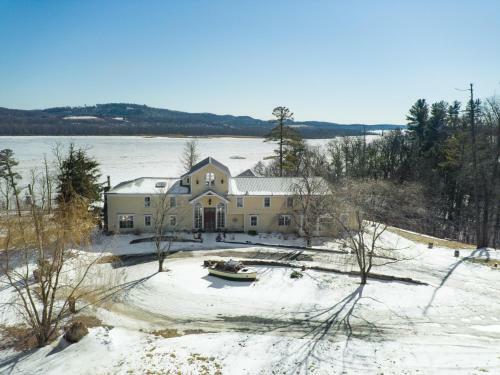 Ny Route 385 - River House