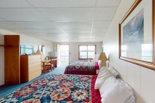 Showboat Motel IV