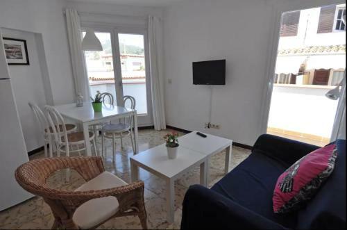 Lets Holidays Estolt Terrace Apartment
