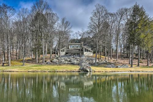 Catskill Mountains Getaway On 6 Acres With Pond