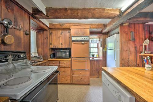 Sky Parlor Farm On 480 Acres With Fire Pit!
