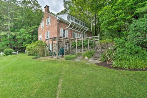 Sky Parlor Farm On 480 Acres With Fire Pit!