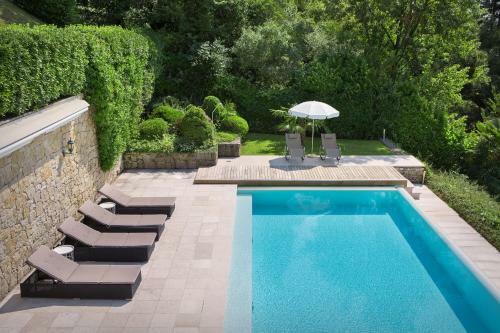 Villa Sybille With Pool And Lake View