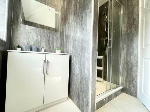 Worksop Newly Refurbished 2-bedroom House