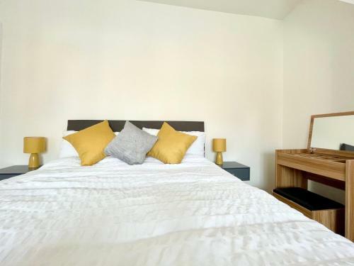 Worksop Newly Refurbished 2-bedroom House