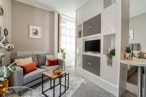 Stylish Worcester Studio Apartment