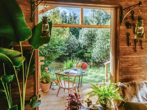 Lazy Bear Hideaway-qu7572