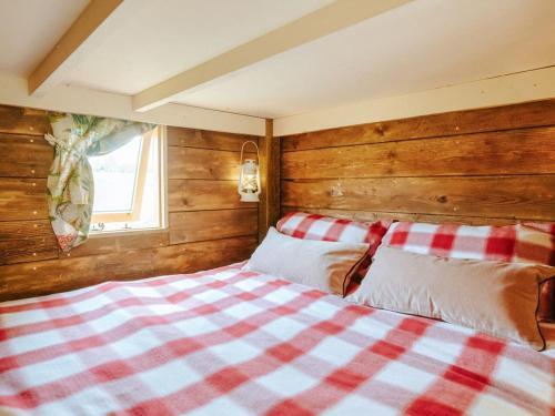 Lazy Bear Hideaway-qu7572