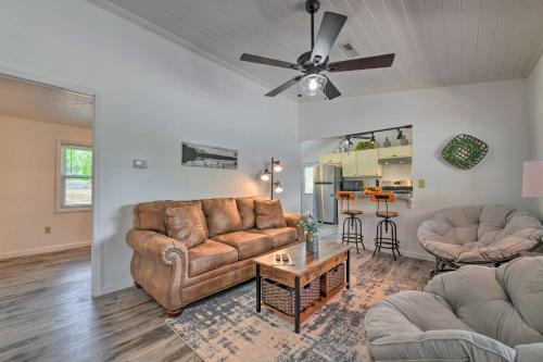 Charming Franklin Retreat With Porch And Fire Pit