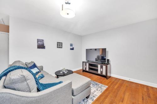 Bright 2br Duplex, Minutes Away From Uptown Charlotte!!