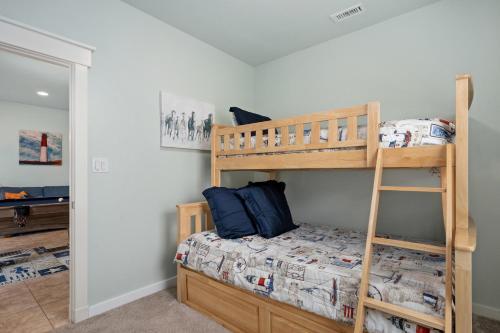 Top Shelf Dreams Cb52