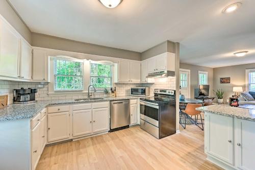 Private Greensboro Escape With Grill, Fire Pit!