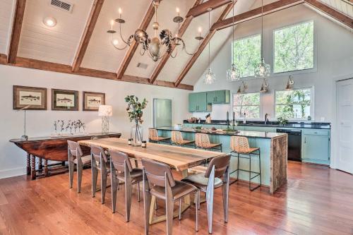 Stunning Highlands Escape With Stone Fireplace!