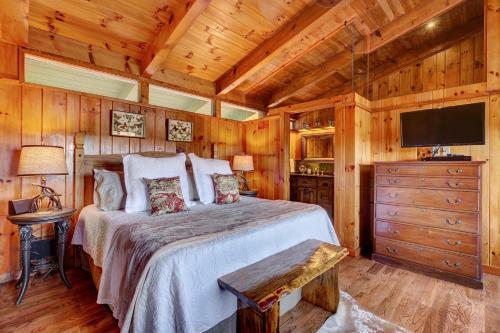 Hilltop Hideaway