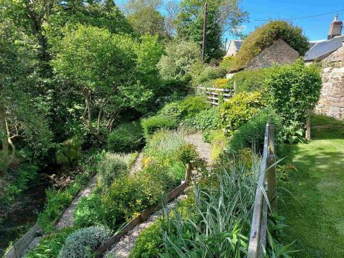 Cosy Tranquil Fully Equipped & Beautiful Garden