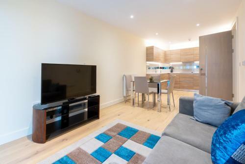 Apartamento Lovely 2 Bed Condo London