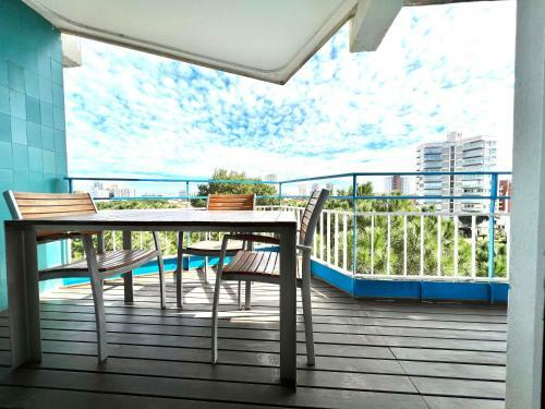 Oriol Center Apartments