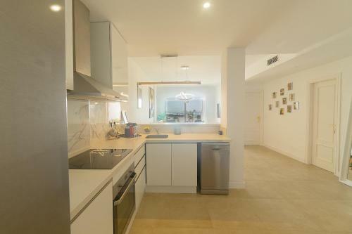 Beautiful Apartment With Sea Views!