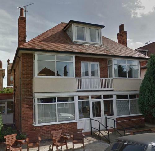 Large Ground Floor Studio Holiday Apartment Skegness - Flat 12