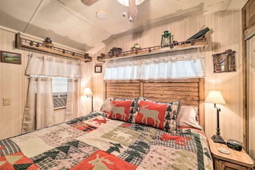 Land Harbor Cottage With Lake Beach Access!