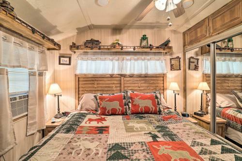 Land Harbor Cottage With Lake Beach Access!