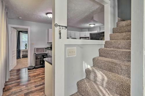 Adorable Secret Cottage Walk To Downtown!