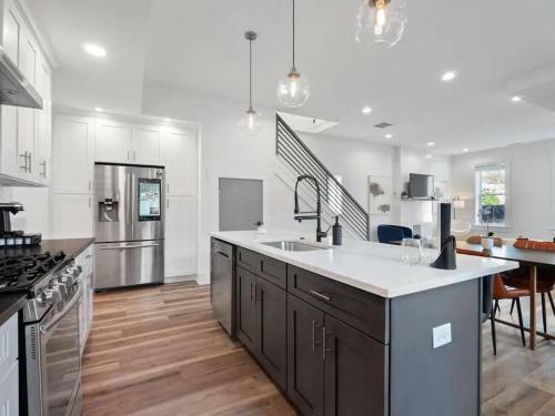 Historic Spacious 4 Bedroom With Free Parking