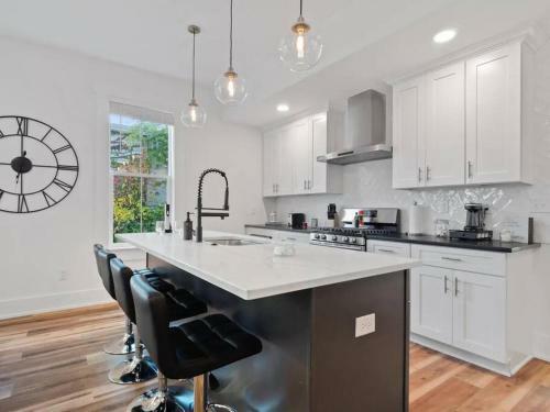 Historic Spacious 4 Bedroom With Free Parking