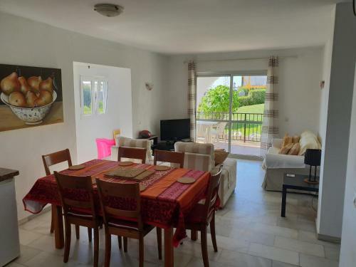 Apartamento Superbly Situated Vistamar