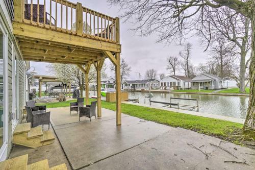 Waterfront Indian Lake Home Dogs Welcome!