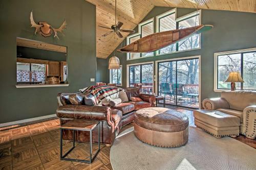 Waterfront Getaway With Fire Pit And Boat Slip!