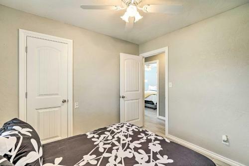 Remodeled Moore Home With Yard About 10 Mi To Ou!