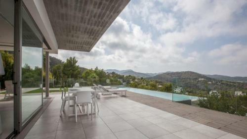 Modern Villa With Beautiful View
