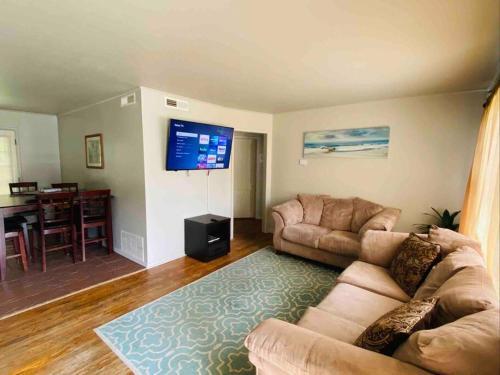 The Cozy Casa Near Highway 74